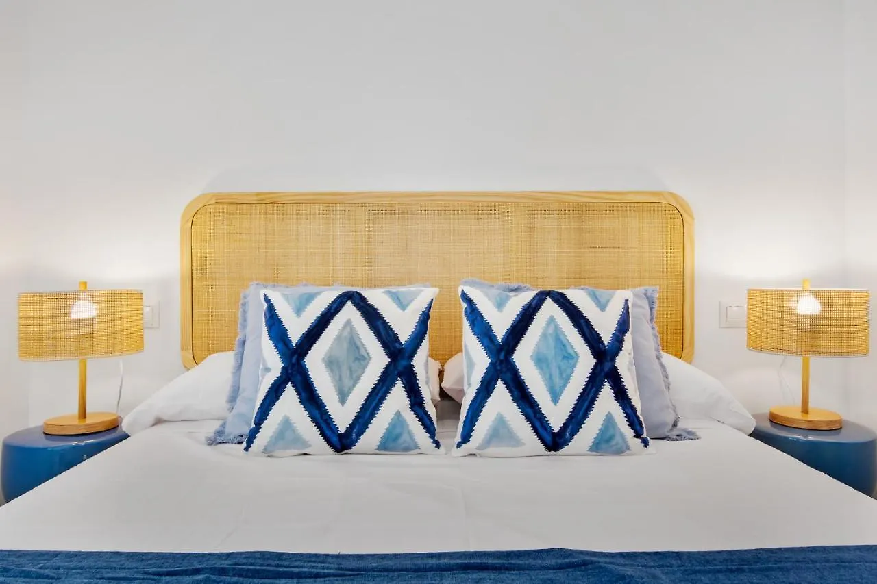 Apartment Casa De La Playa. Beach House With Magnificent Sea Malaga